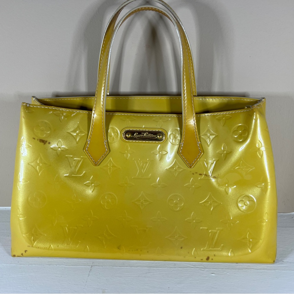 SOLD ✨Authentic Louis Vuitton Wilshire PM  Monogram Vernis Tote Hand Bag